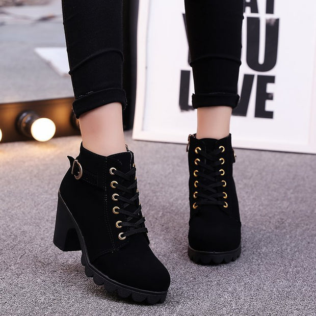Cross strappy booties with Martin boots - Mohas luxury 